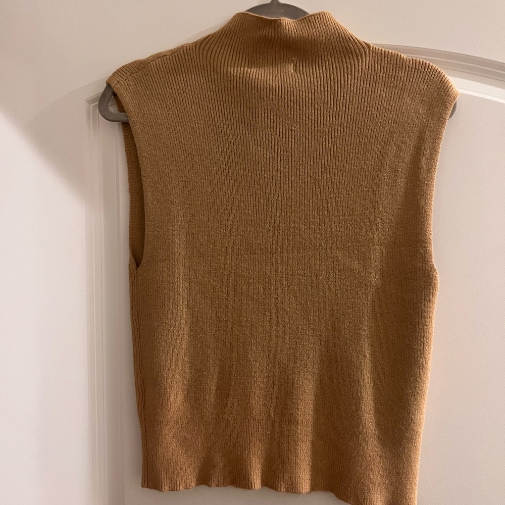 NWT Sincerely Jules Brown Sleeveless Sweater with zip-up front - Picture 2 of 5